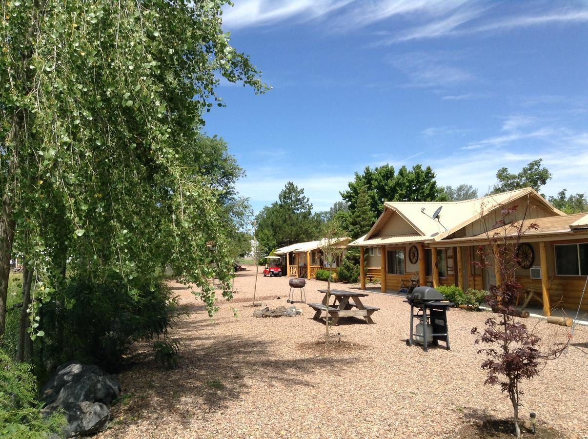 Rainbows End Fishing Resort Pinetop-Lakeside Exterior photo